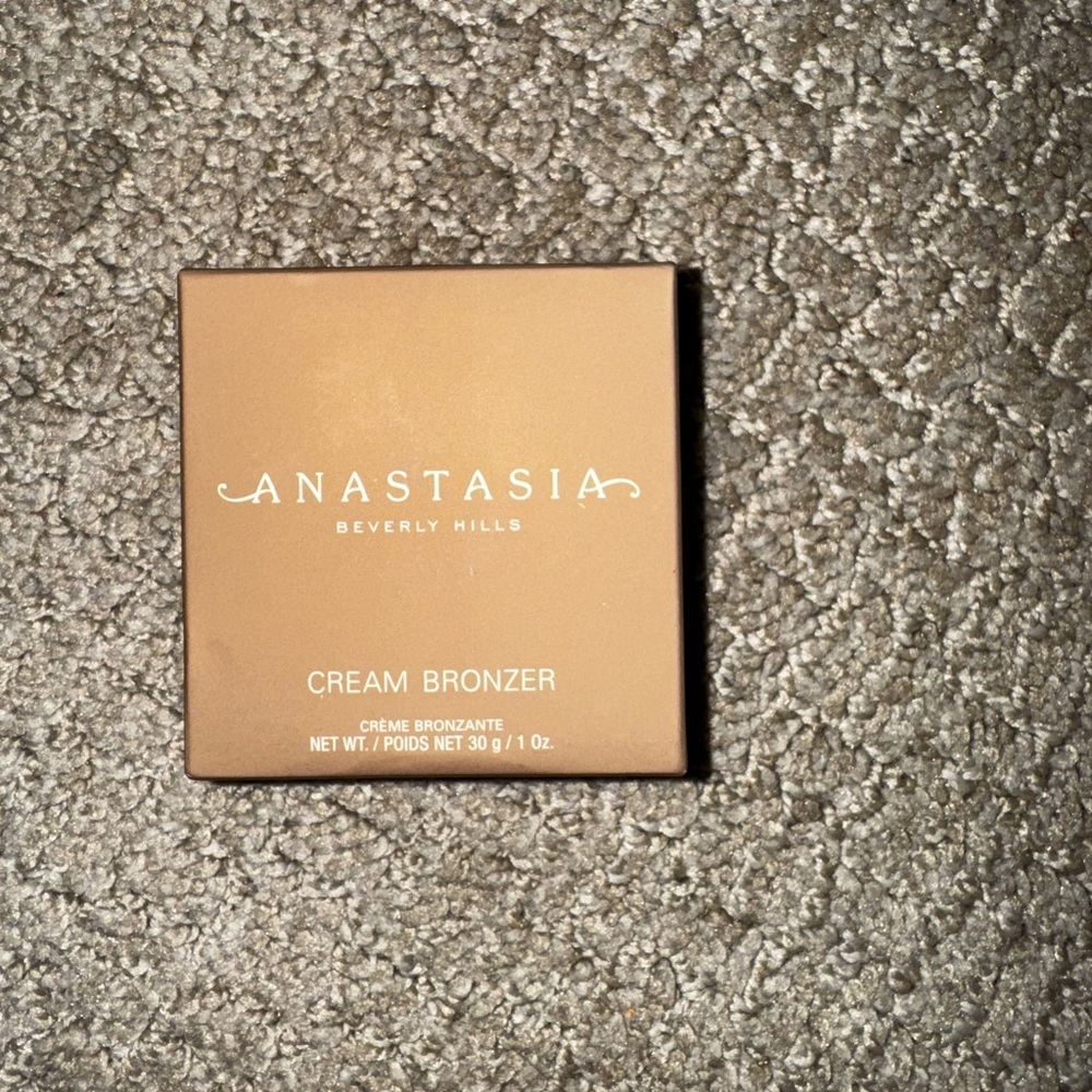 Anastasia bronzer